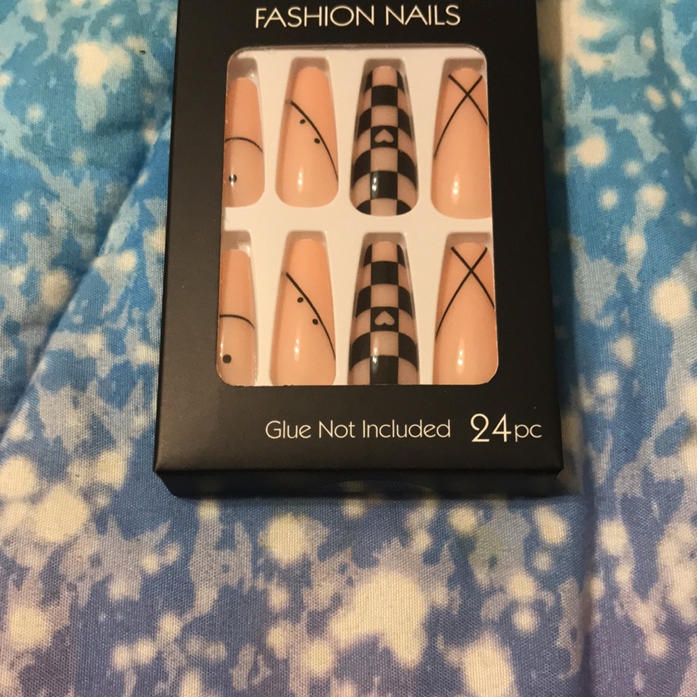 Nail 💅🏼Bundle - Picture 3 of 8